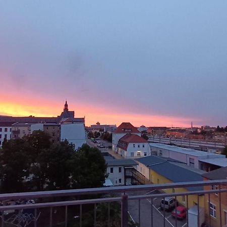 Ueber Den Daechern Von Halle Хале Екстериор снимка